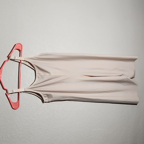 Isavela Compression Wear Size 2X Tan Bodysuit Short After Surgery - Picture 2 of 8